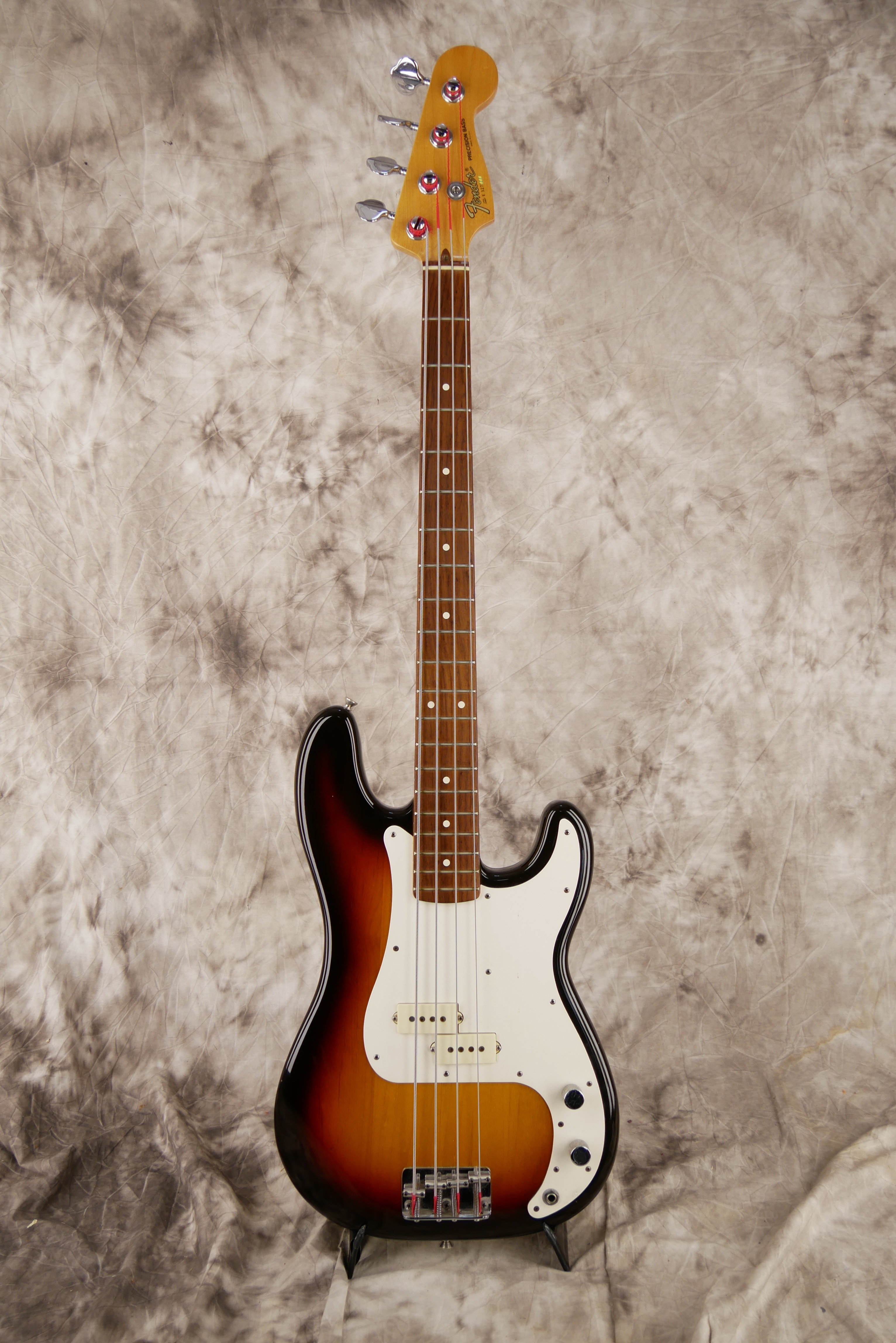 Fender-Precision-Bass-USA-1984-sunburst-01.jpg