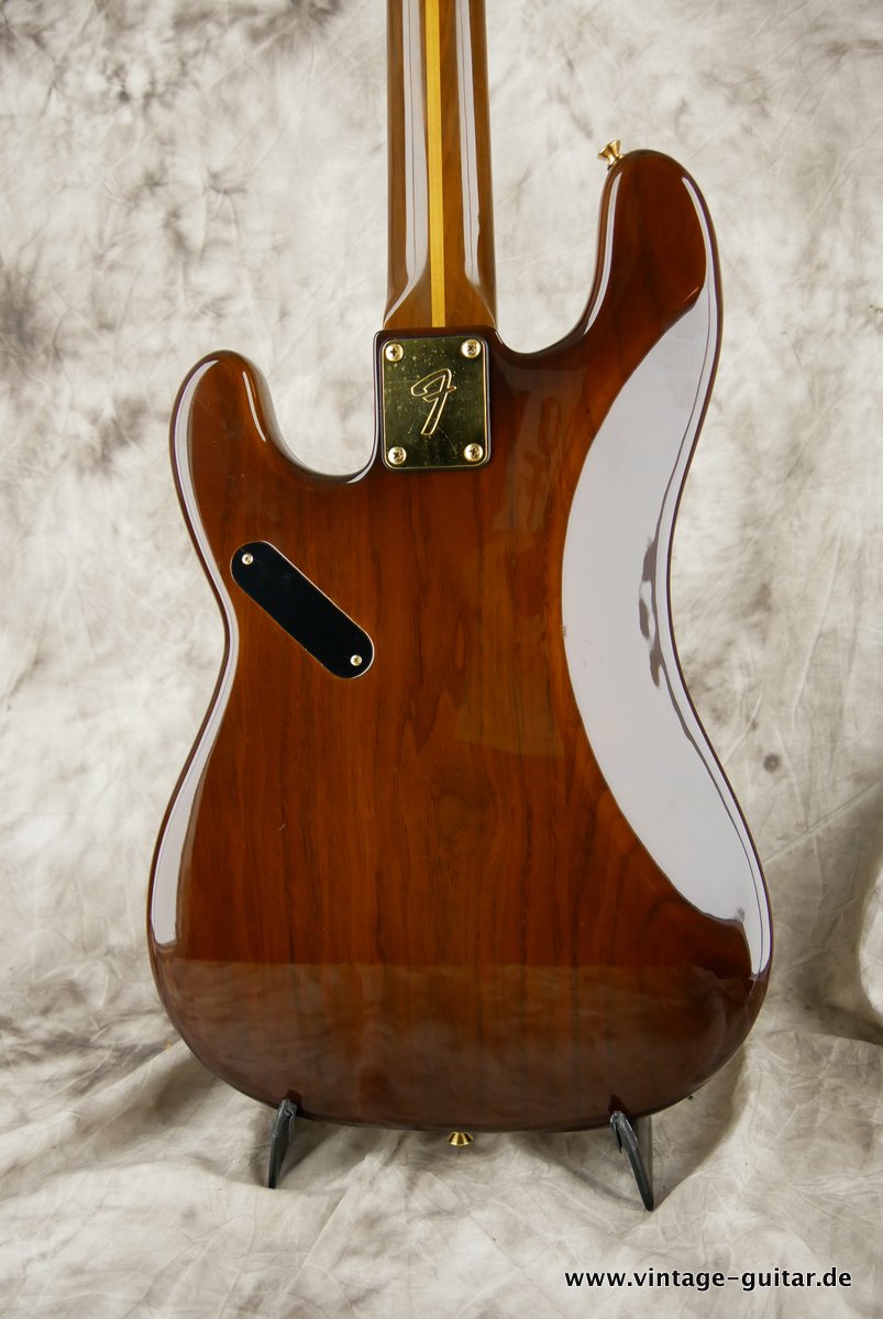 Fender-Precision-Special-walnut-bass-1982-004.JPG