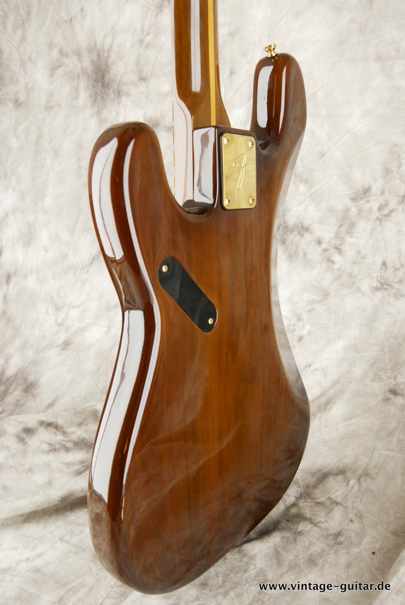 Fender-Precision-Special-walnut-bass-1982-007.JPG