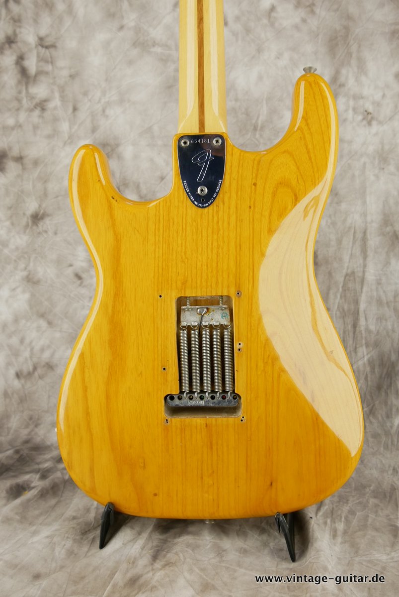 Fender-Stratocaster-Natural-1974-1975-004.JPG