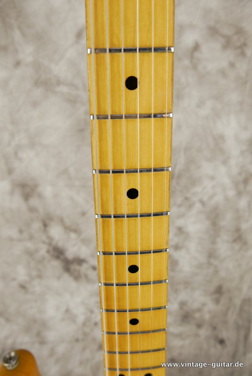 Fender-Stratocaster-Natural-1974-1975-011.JPG