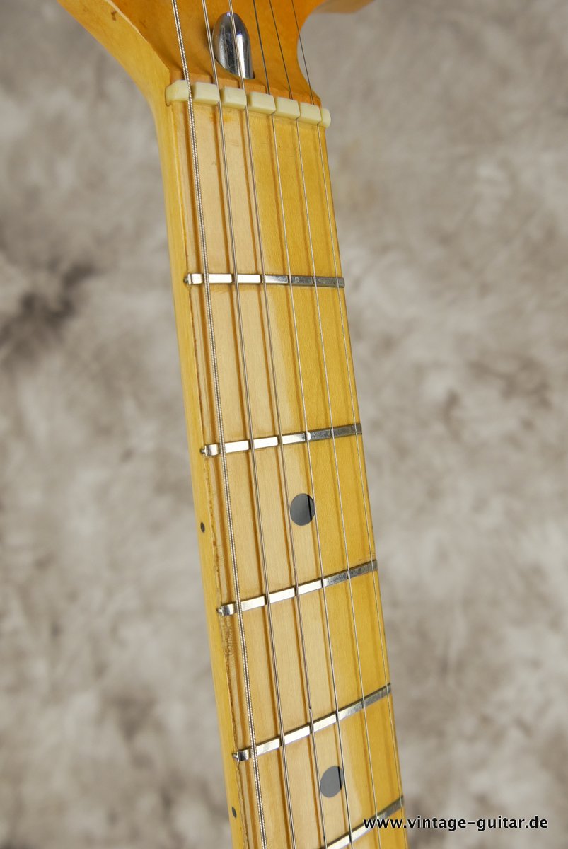 Fender-Stratocaster-Natural-1974-1975-015.JPG