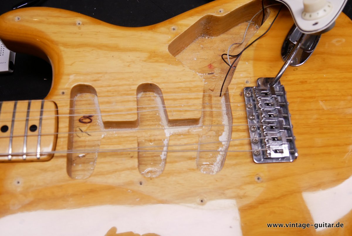 Fender-Stratocaster-Natural-1974-1975-020.JPG