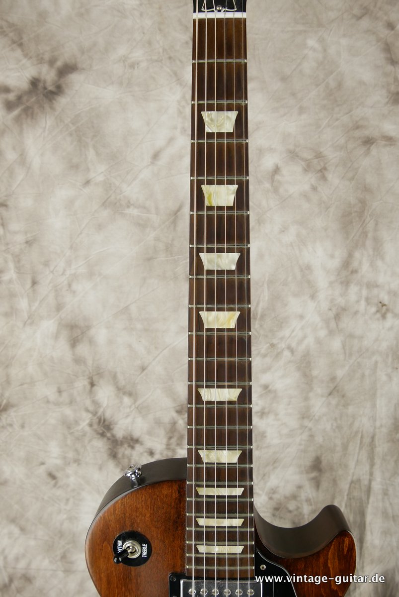 Gibson_Les_Paul_Studio_Worn_Brown_2011-011.JPG