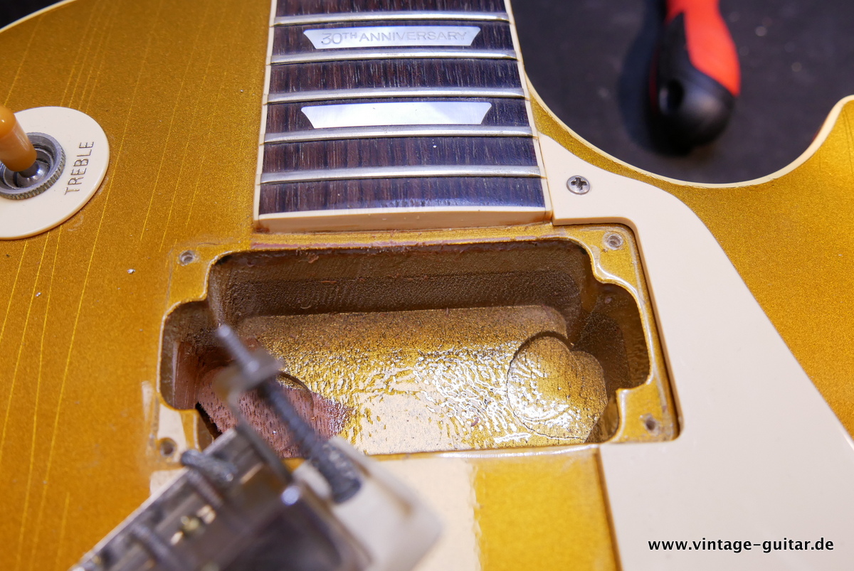 Gibson_Les_Paul_30th_anniversary_goldtop_1982-017.JPG