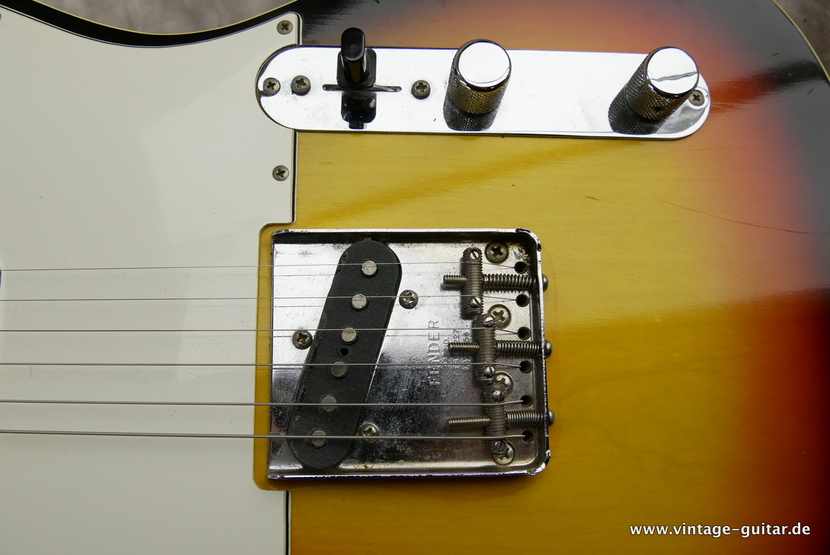 Fender_Telecaster_Custom_sunburst_1967-014.JPG