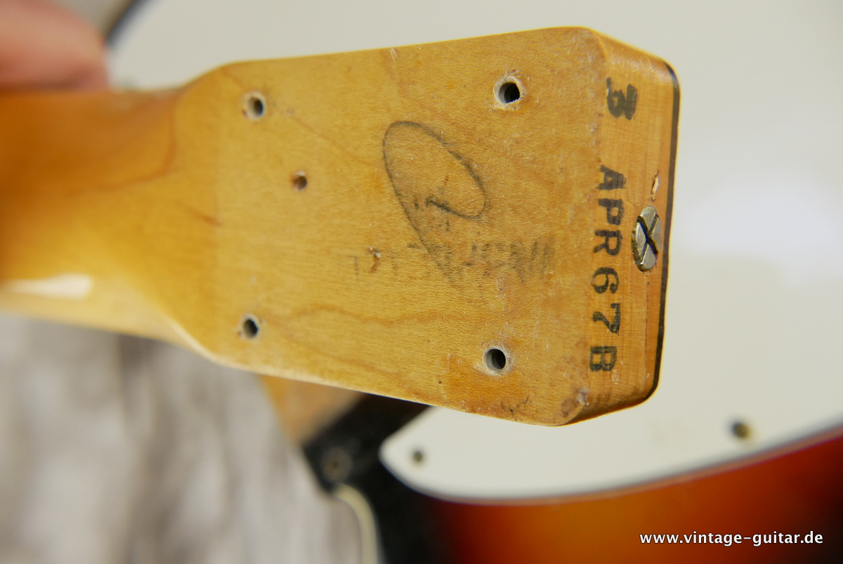 Fender_Telecaster_Custom_sunburst_1967-020.JPG