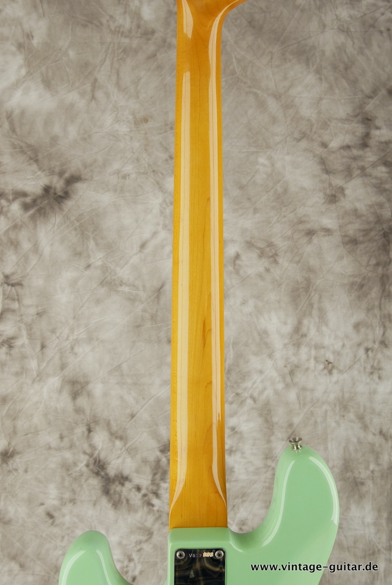 Fender_Precision_Bass_62_AVRI_sea_foam_green_1993-012.JPG