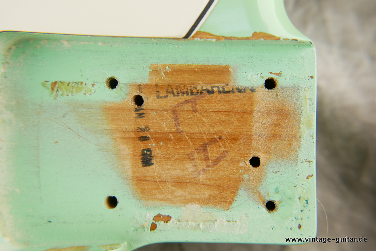 img/vintage/3814/Fender_Precision_Bass_62_AVRI_sea_foam_green_1993-016.JPG