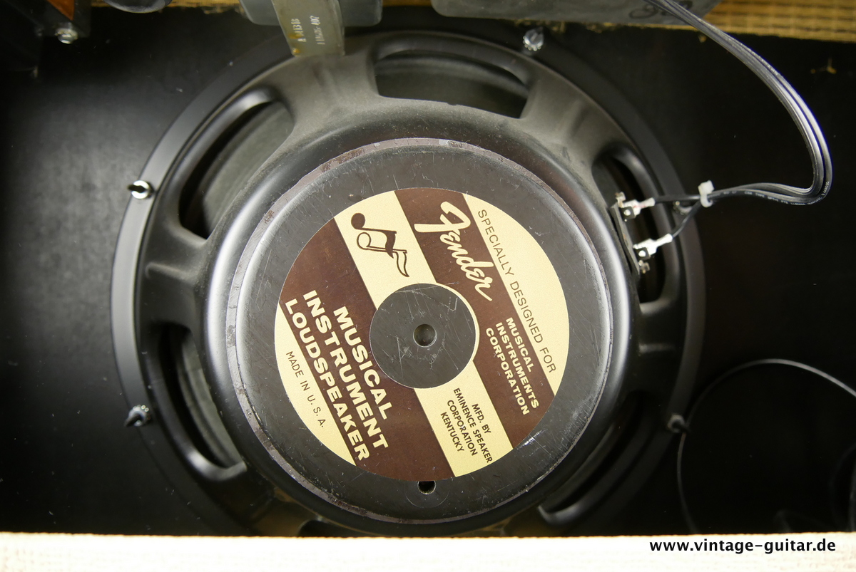 img/vintage/3816/Fender_Deluxe_Reverb_RI_blonde_1994-009.JPG