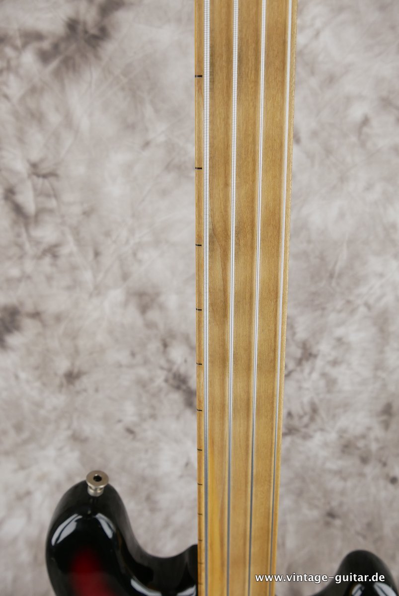 Ibanez-Model-2367-Precision-fretless-011.JPG