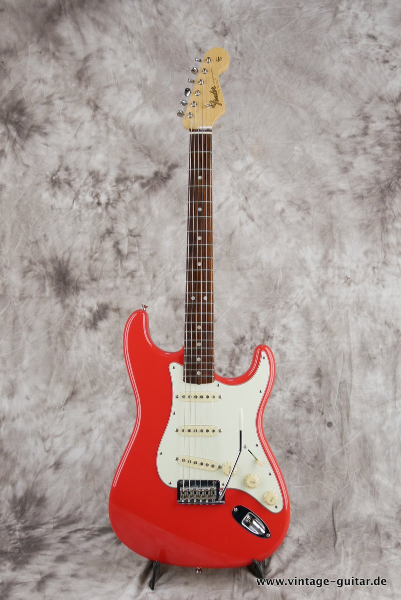 Fender-Stratocaster-1965-fiesta-red-reissue-001.JPG