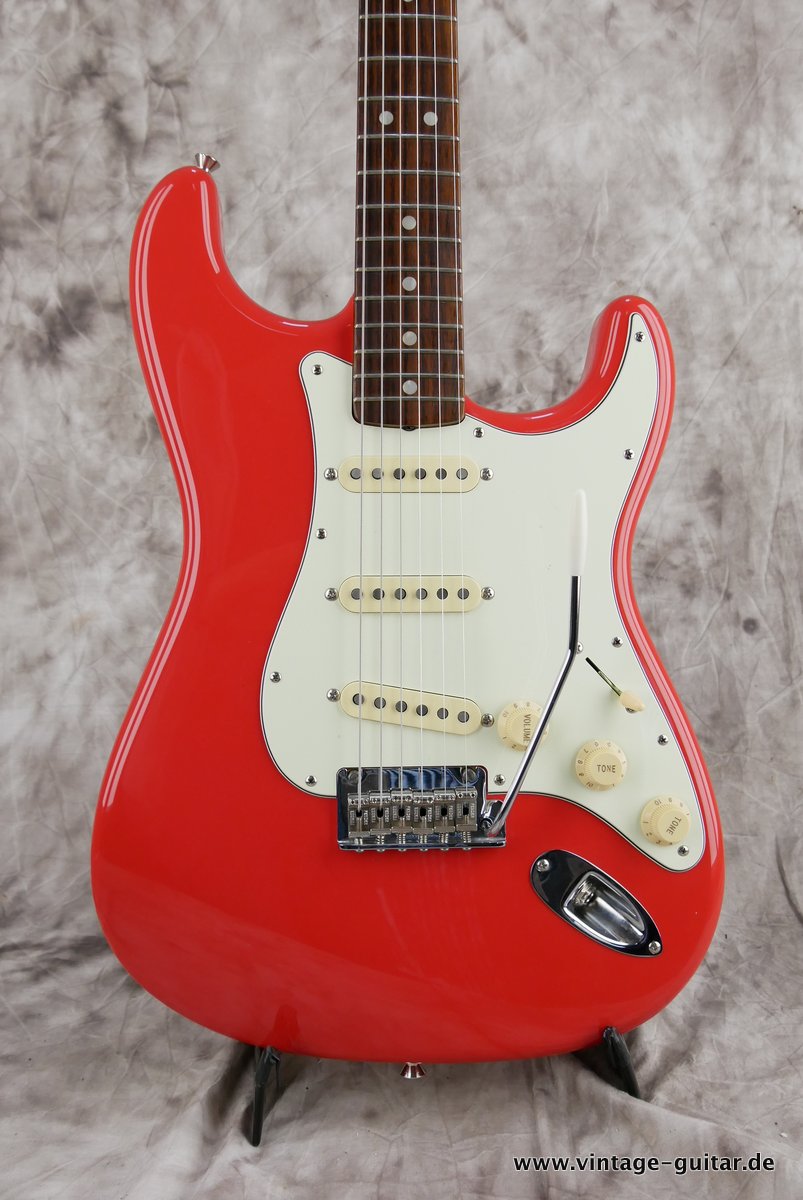 Fender-Stratocaster-1965-fiesta-red-reissue-002.JPG