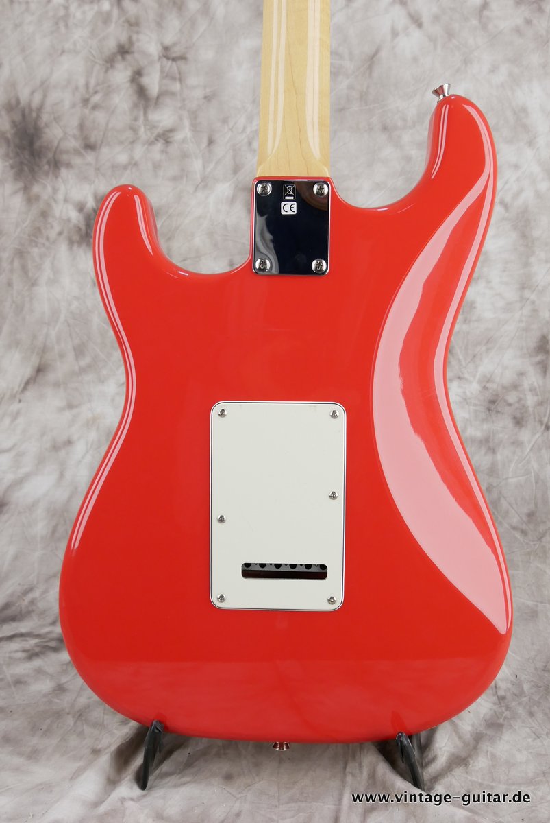Fender-Stratocaster-1965-fiesta-red-reissue-004.JPG