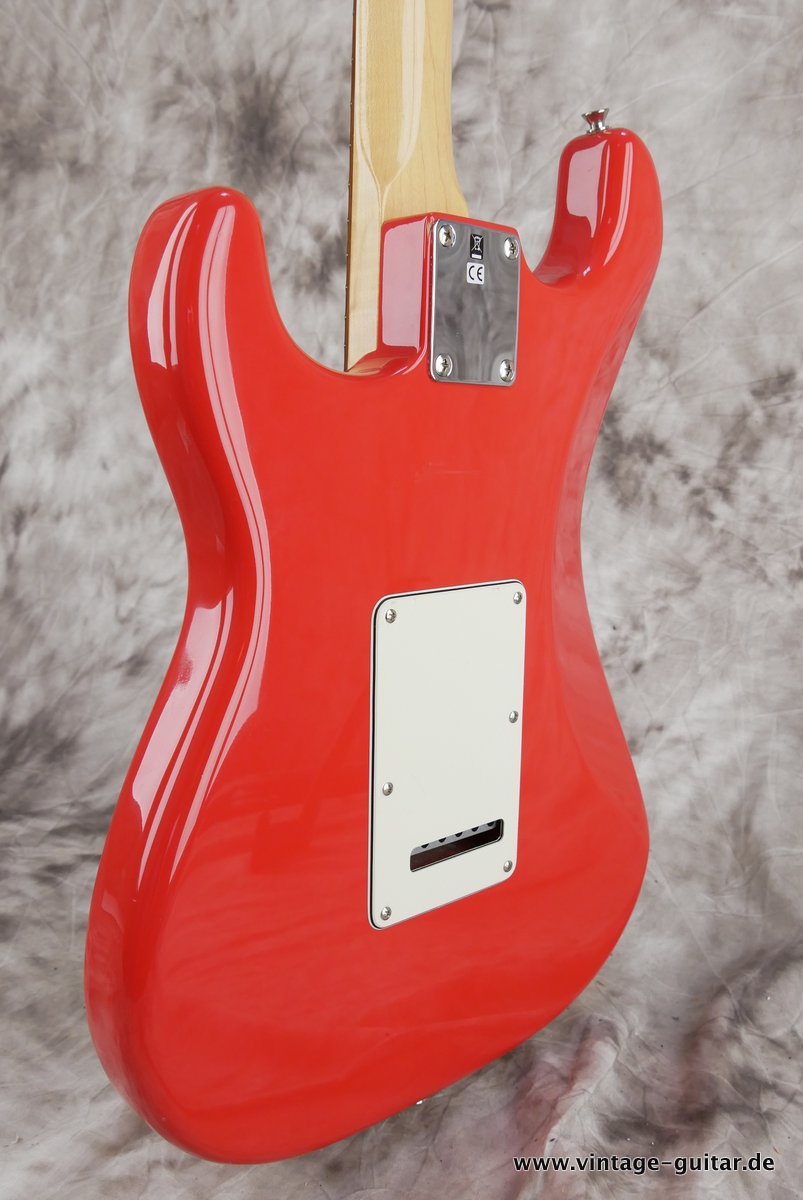 Fender-Stratocaster-1965-fiesta-red-reissue-007.JPG
