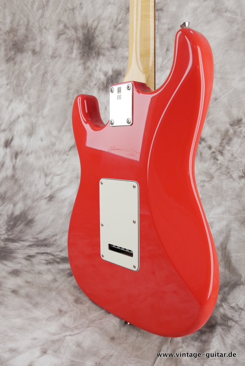 Fender-Stratocaster-1965-fiesta-red-reissue-008.JPG