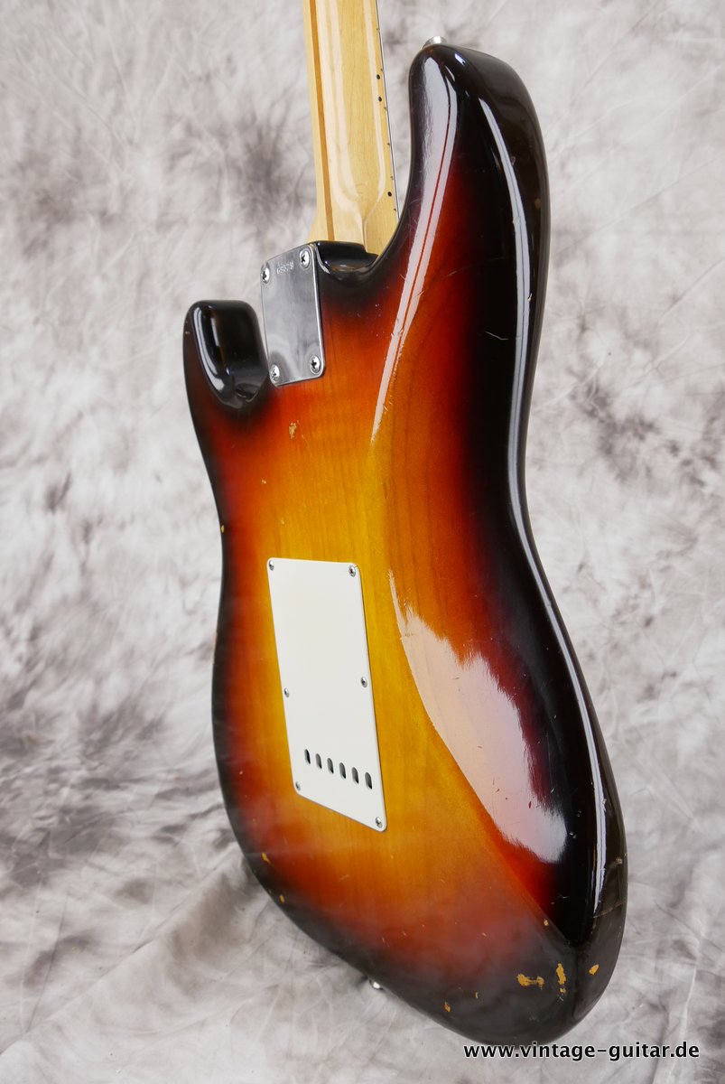Fender-Stratocaster-1959-sunburst-maple-neck-007.JPG