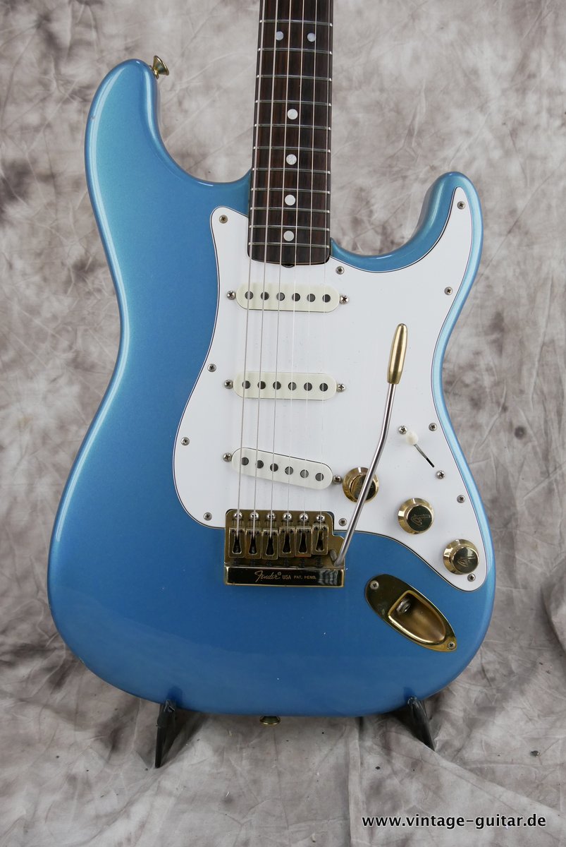 Fender-The-Strat-1980-lake-placid-blue-002.JPG