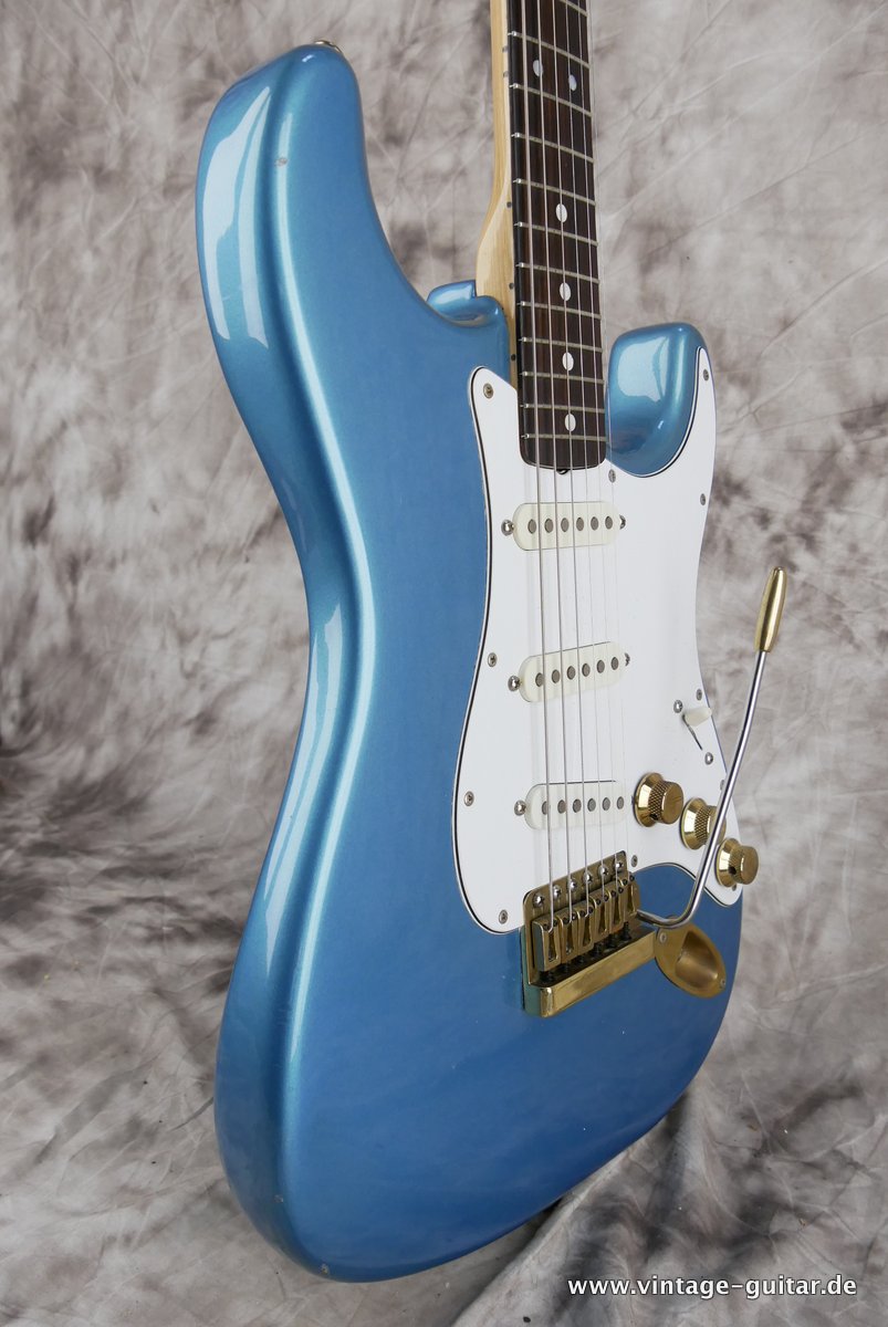 Fender-The-Strat-1980-lake-placid-blue-007.JPG