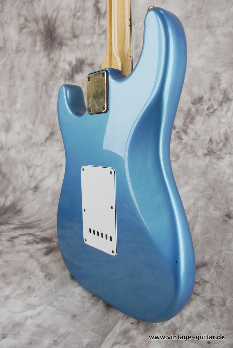 Fender-The-Strat-1980-lake-placid-blue-010.JPG