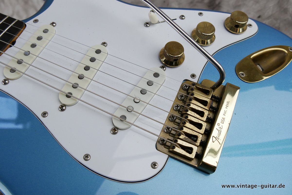 Fender-The-Strat-1980-lake-placid-blue-014.JPG