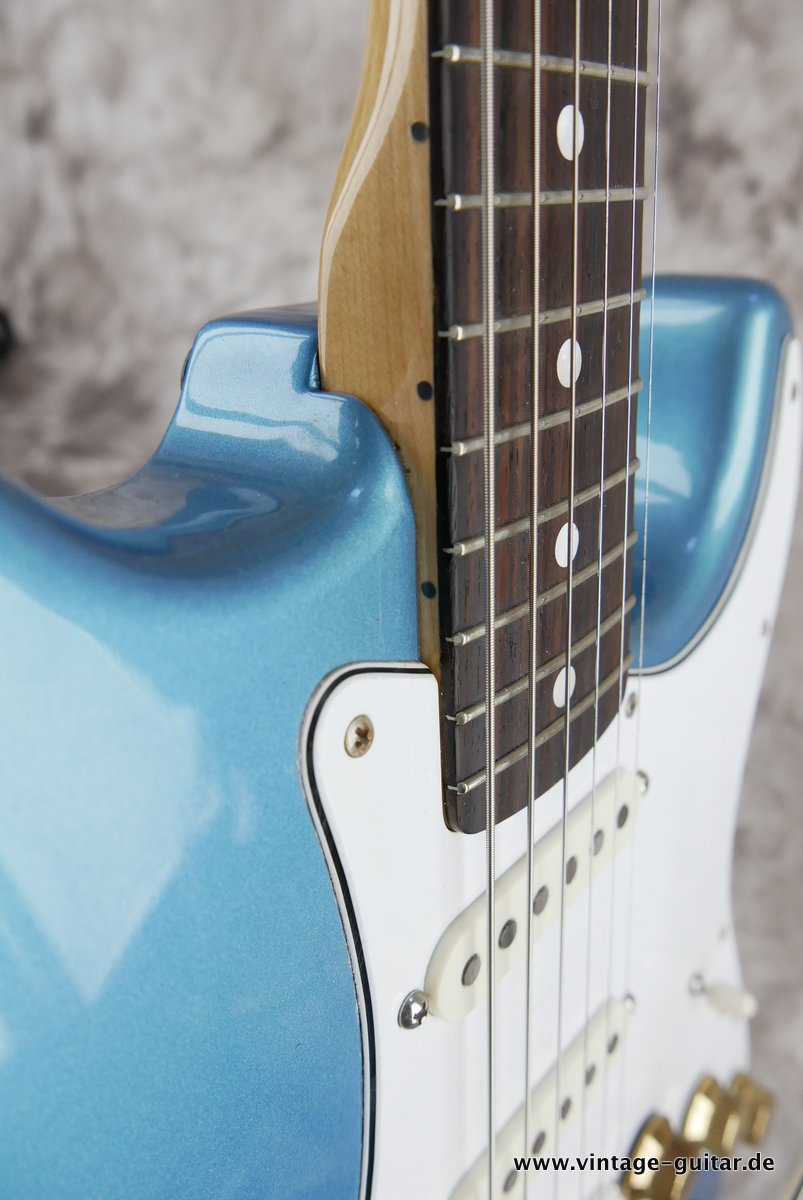 Fender-The-Strat-1980-lake-placid-blue-015.JPG