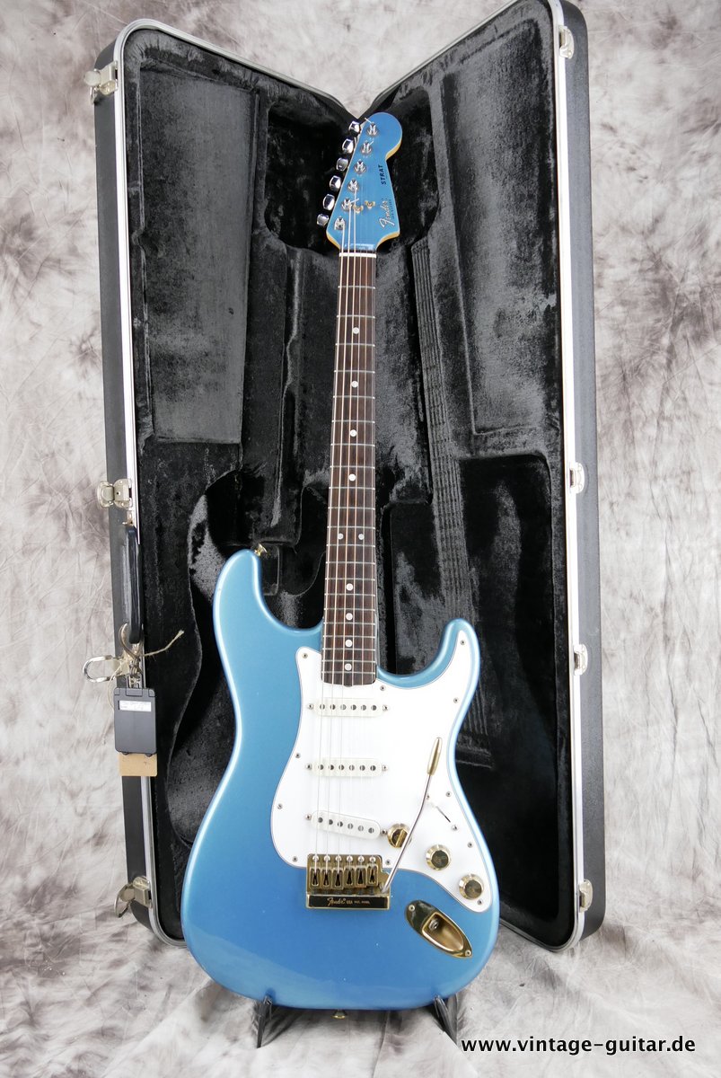 Fender-The-Strat-1980-lake-placid-blue-016.JPG