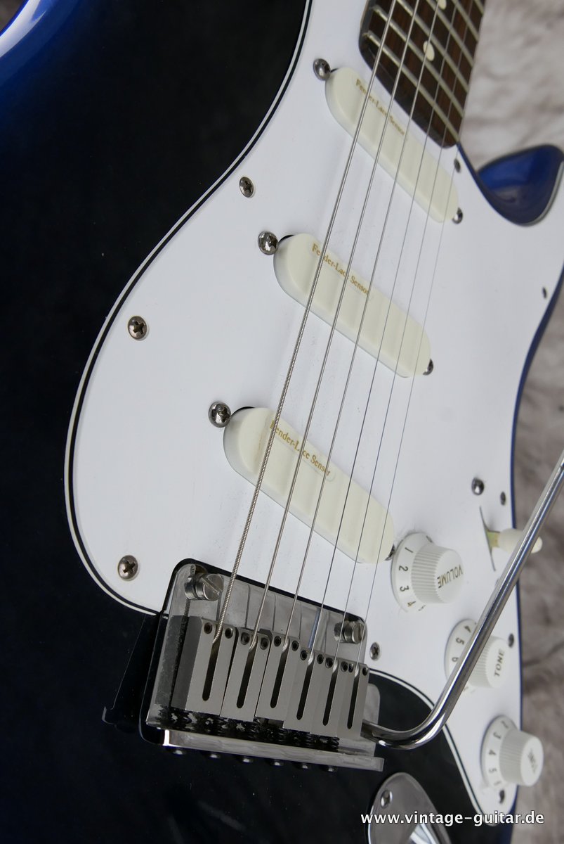 Fender_Stratocaster_Plus_blue_burst_1993-013.JPG