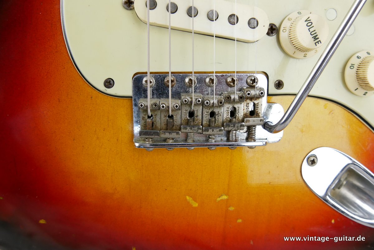 Fender-Stratocaster-1963-sunburst-013.JPG