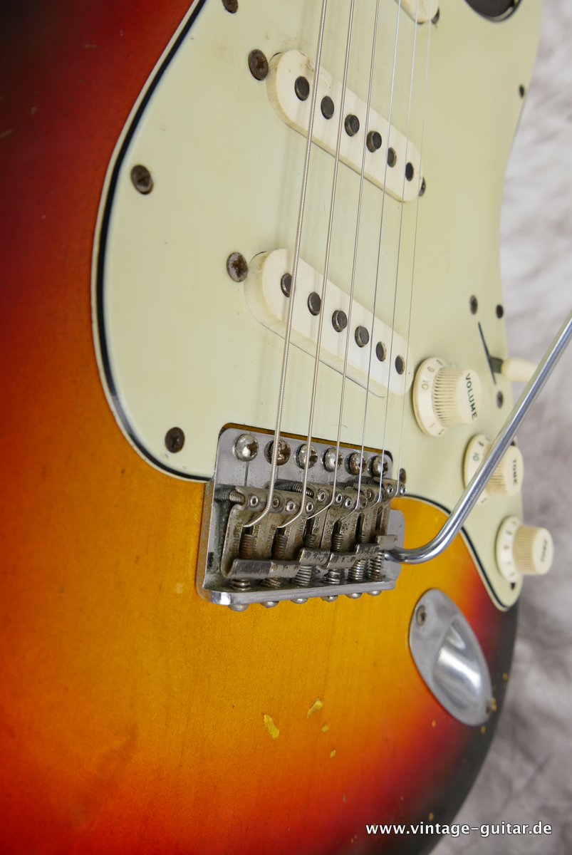 Fender-Stratocaster-1963-sunburst-015.JPG