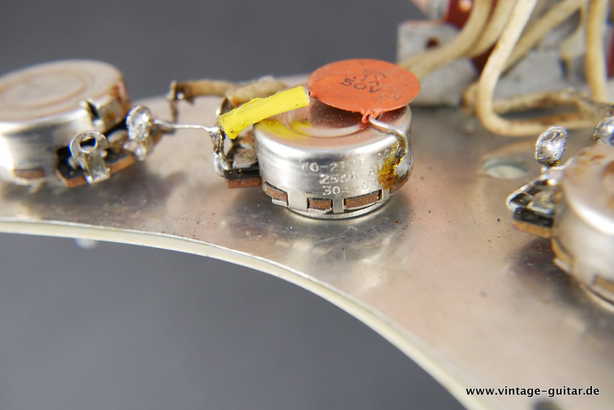Fender-Stratocaster-1963-sunburst-031.JPG