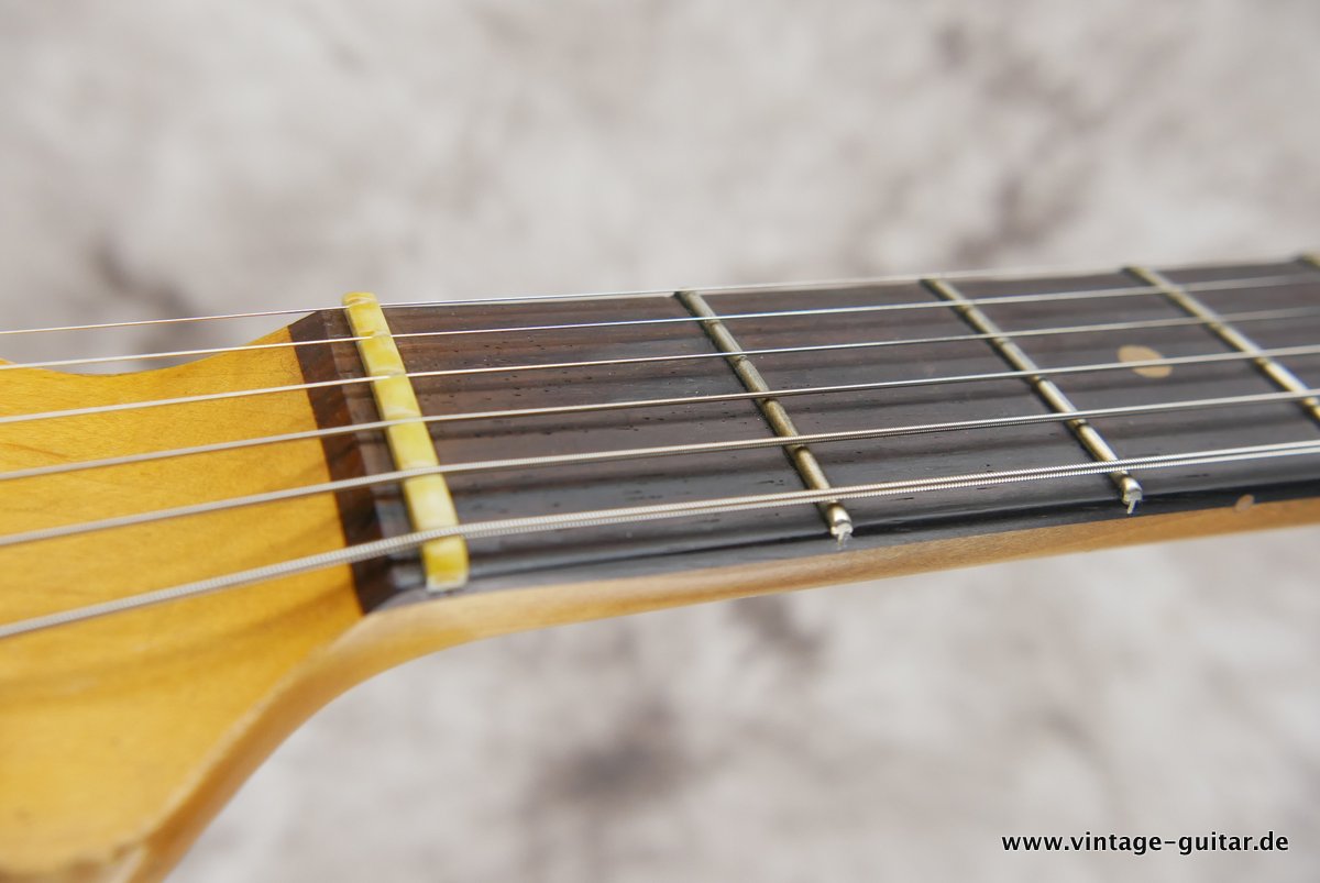 Fender-Stratocaster-sunburst-1964-hardtail-023.JPG