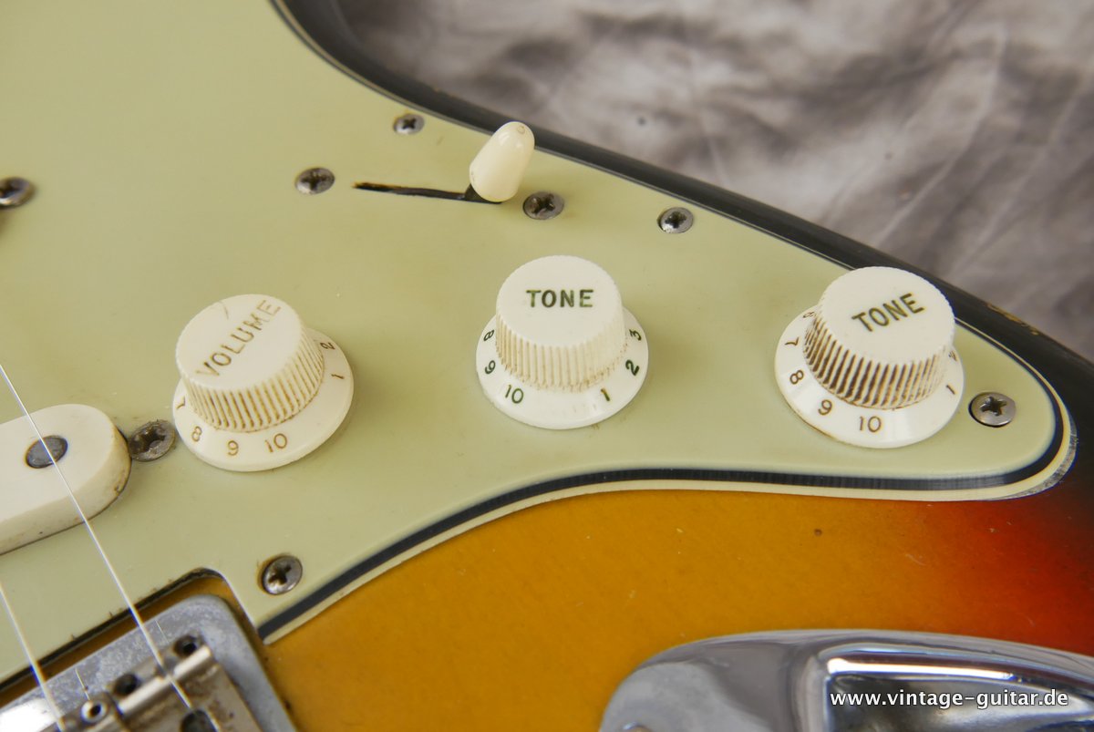 Fender-Stratocaster-sunburst-1964-hardtail-026.JPG
