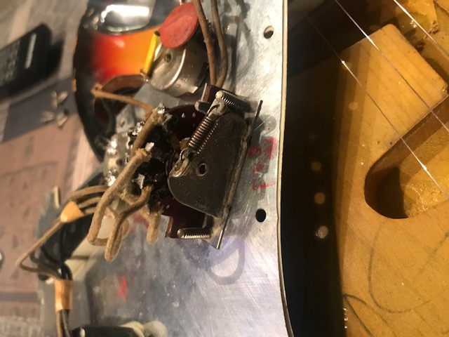 Fender-Stratocaster-sunburst-1964-hardtail-033.JPG