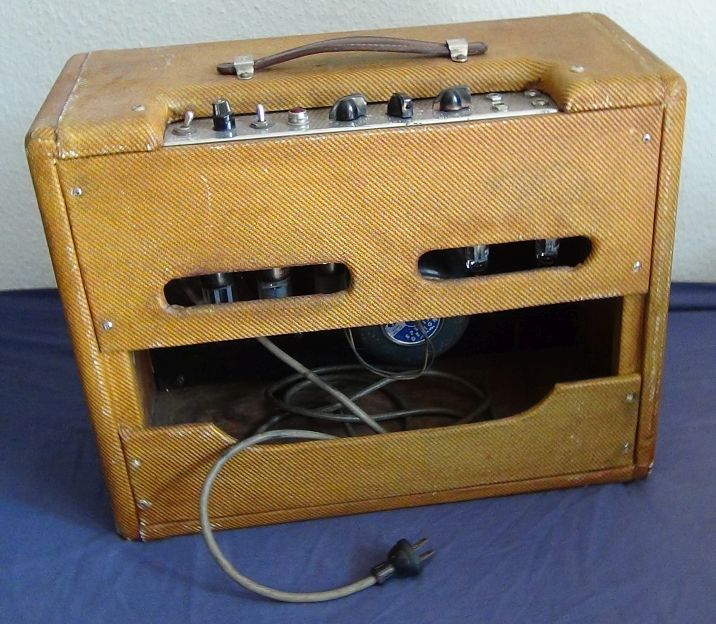 Fender-Deluxe-Amp-1960-tweed-004.JPG