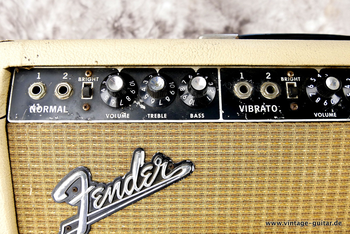 Fender_Showman_Amp_blond_1964-004.JPG