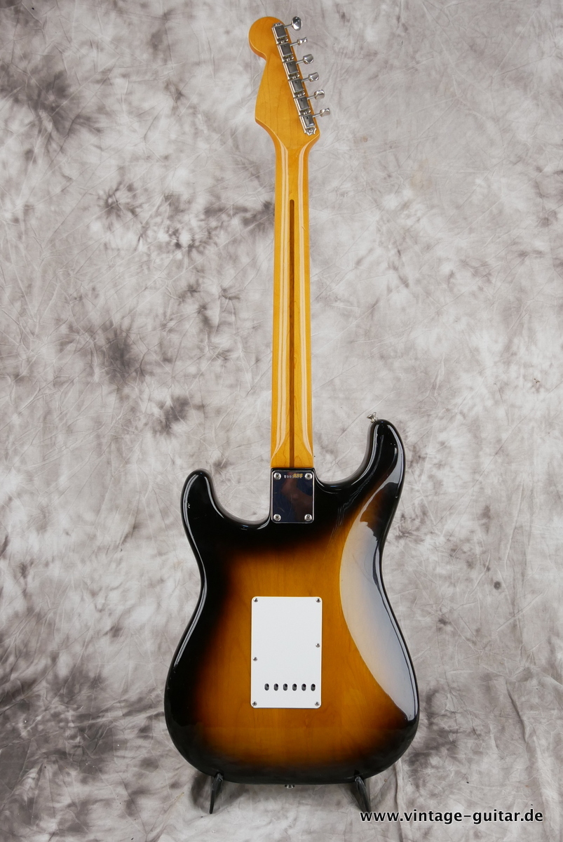 Fender_Stratocaster_AVRI_57_sunburst_1982-002.JPG