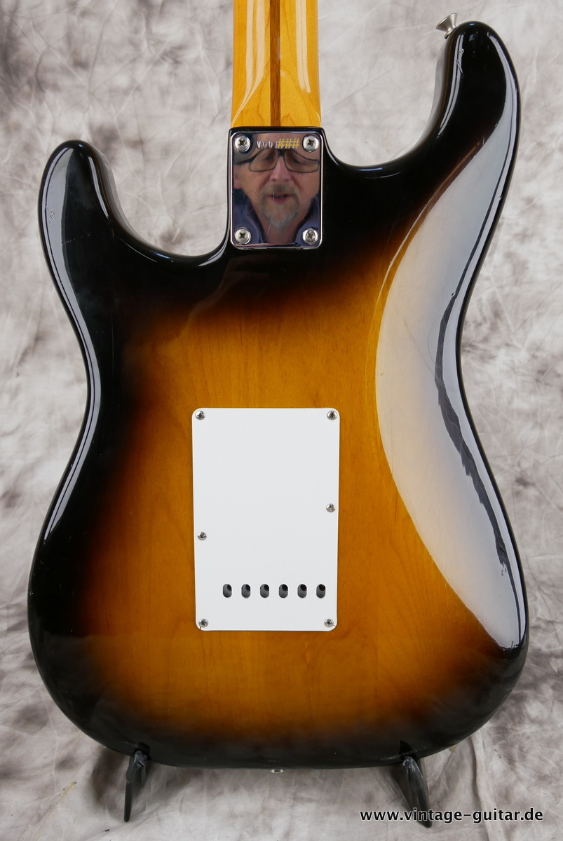 Fender_Stratocaster_AVRI_57_sunburst_1982-004.JPG