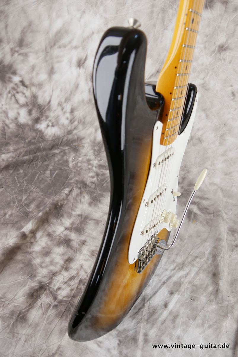 Fender_Stratocaster_AVRI_57_sunburst_1982-005.JPG