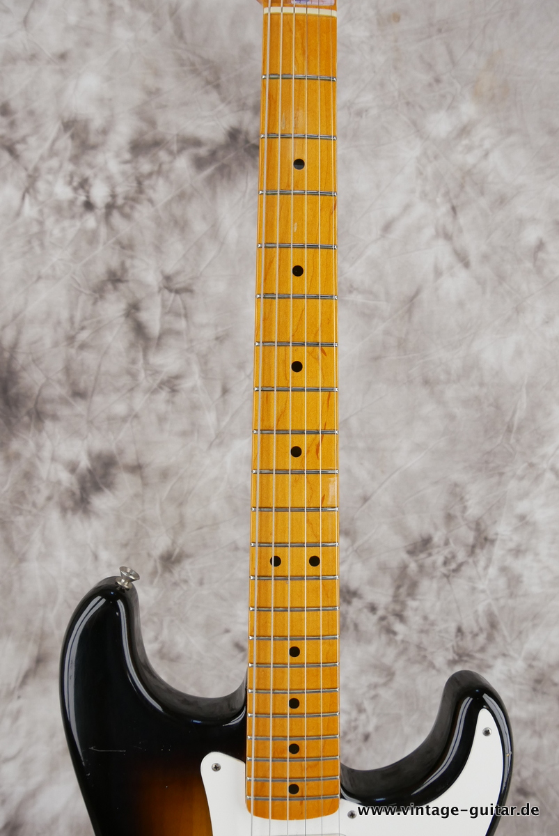 Fender_Stratocaster_AVRI_57_sunburst_1982-011.JPG