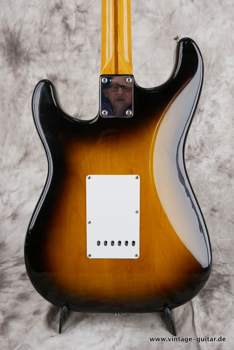 Fender_Stratocaster_AVRI_57_sunburst_1982-013.JPG