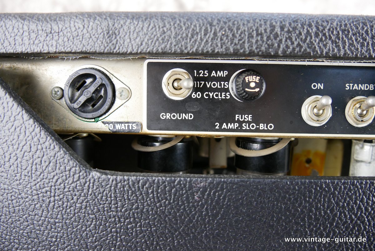 Fender-Vobrolux-Reverb-Blackface-1966-008.JPG