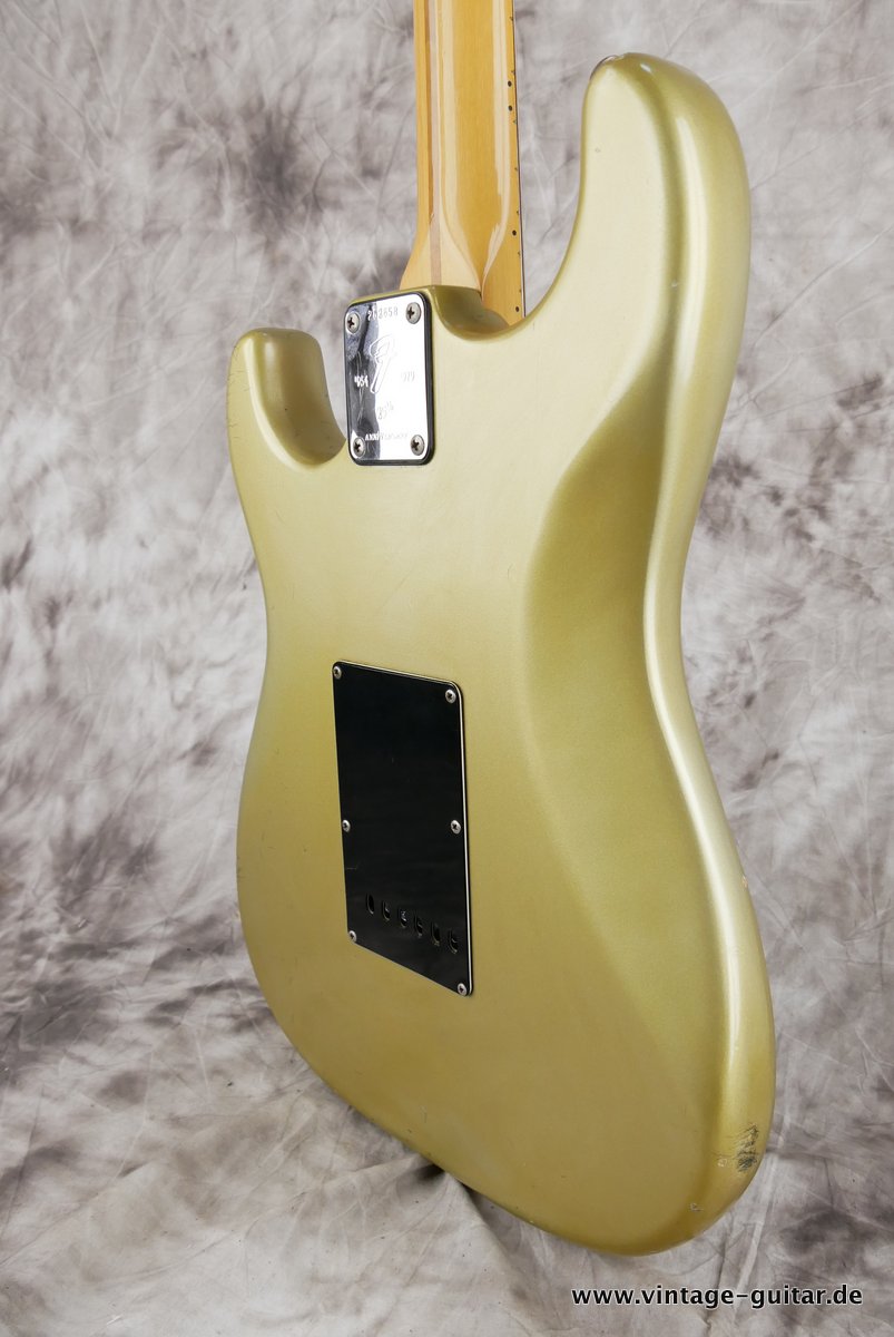 Fender-Stratocaster-25th-Anniversary-1979-silver-008.JPG