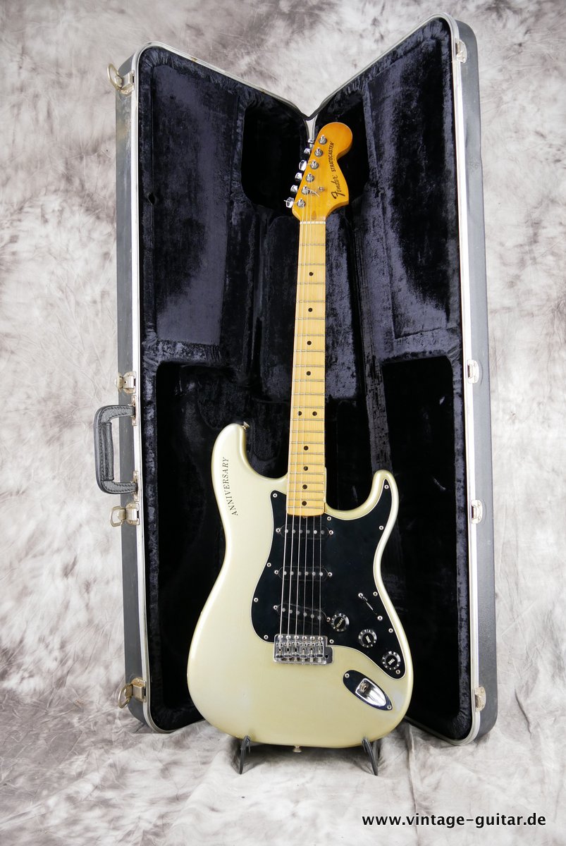Fender-Stratocaster-25th-Anniversary-1979-silver-014.JPG
