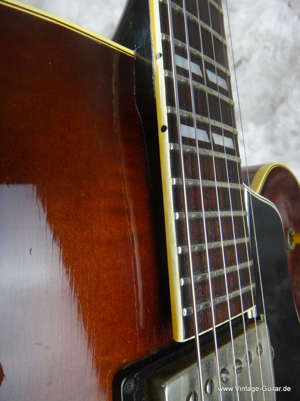 Gibson-ES-350-T-1959-sunburst-015.JPG