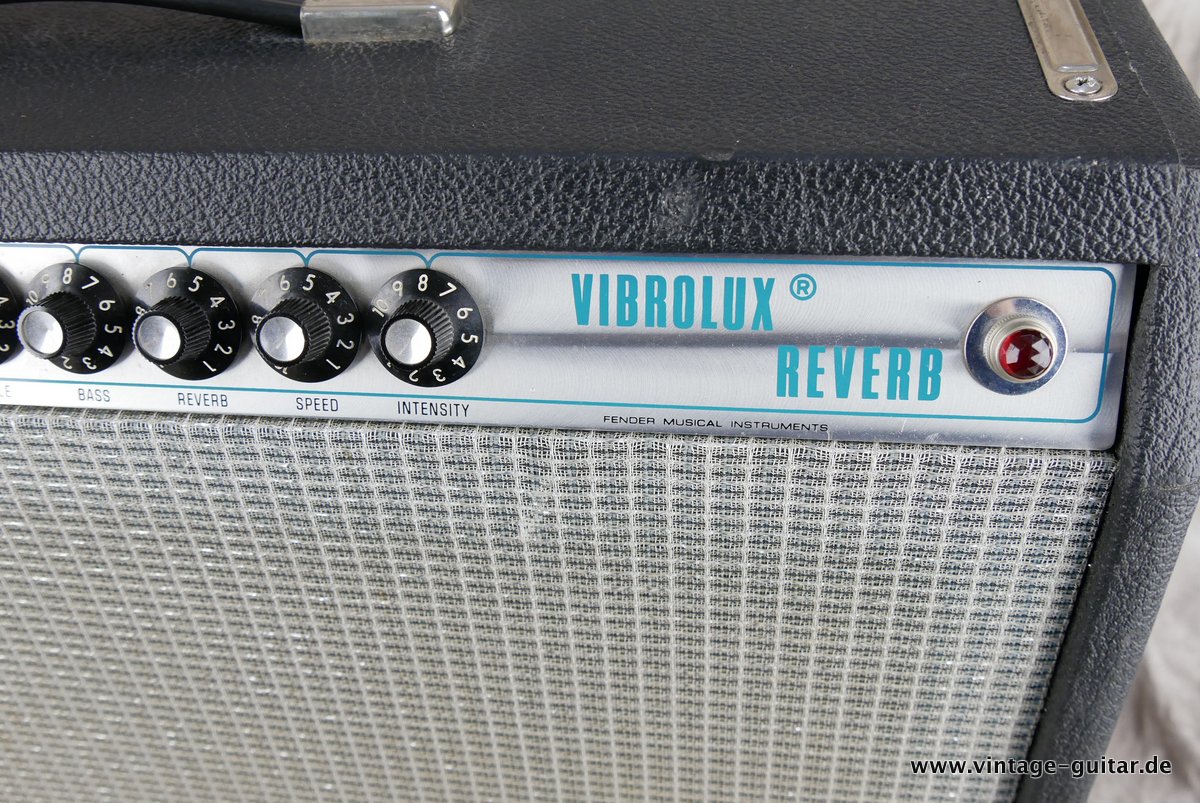 Fender-Vibrolux-Reverb-1980-Silverface-005.JPG