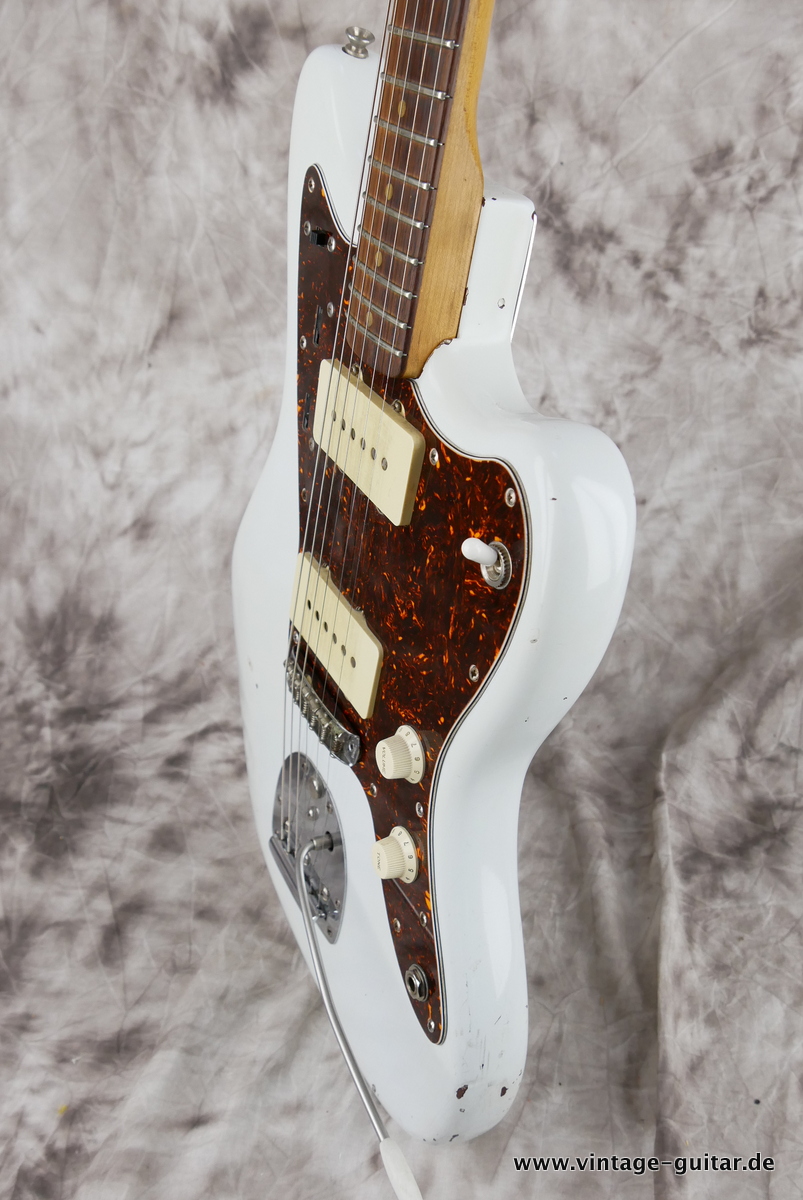 Fender_Jazzmaster_white_refin_1963-006.JPG