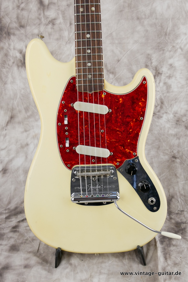 Fender_Mustang_olympic_white_1966-003.JPG