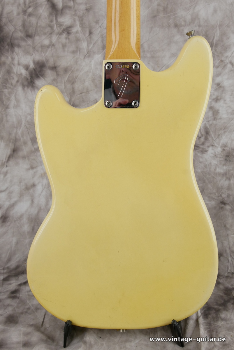 Fender_Mustang_olympic_white_1966-004.JPG