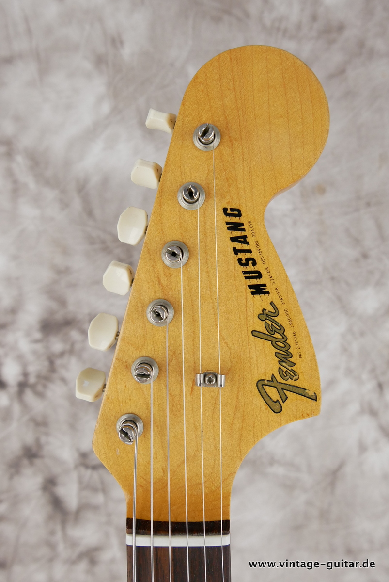 Fender_Mustang_olympic_white_1966-009.JPG